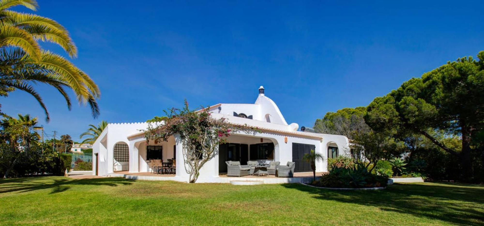Villa Barlavento - Stunning 4-Bedroom Villa With Tennis Court Карвоейро Екстериор снимка