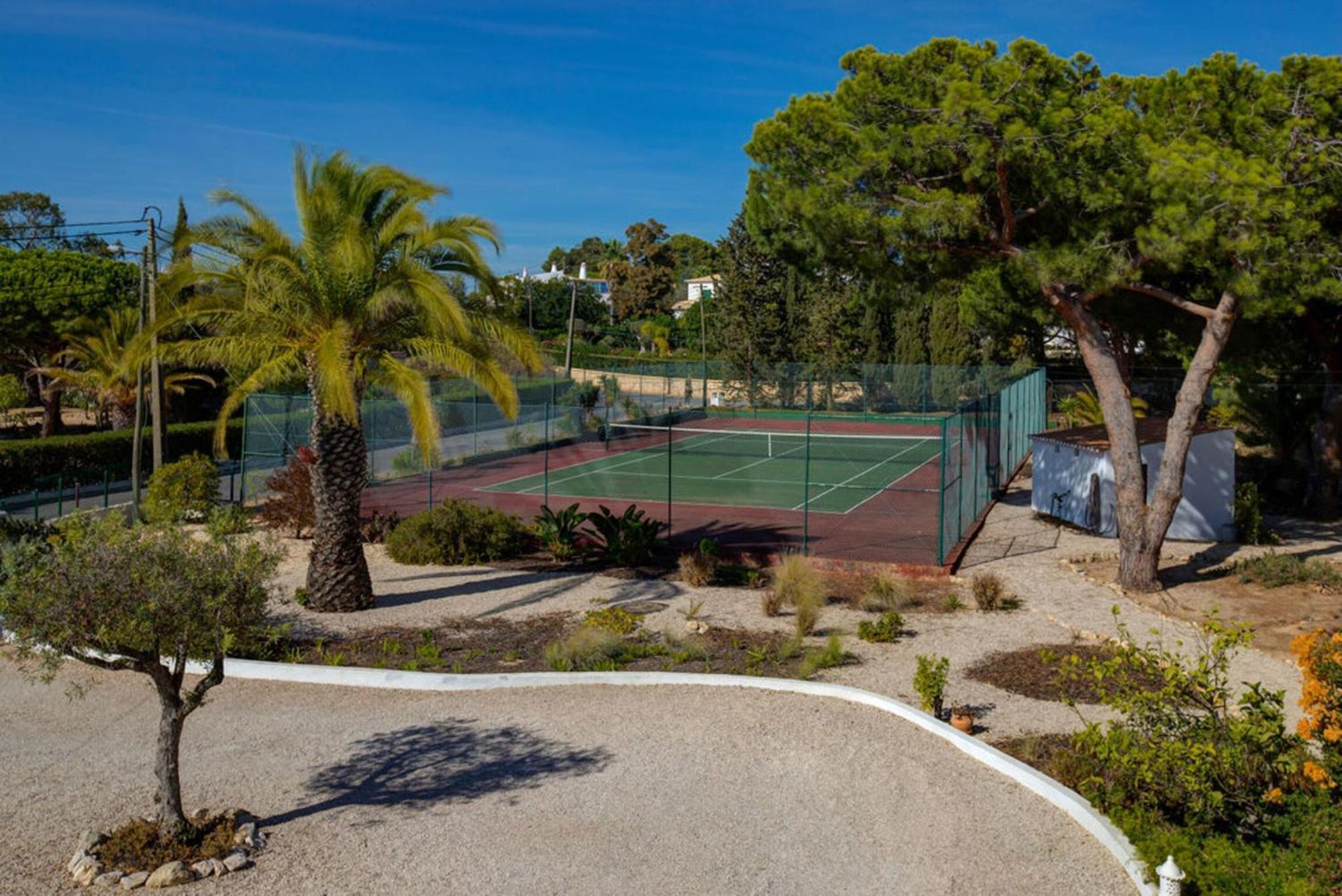 Villa Barlavento - Stunning 4-Bedroom Villa With Tennis Court Карвоейро Екстериор снимка