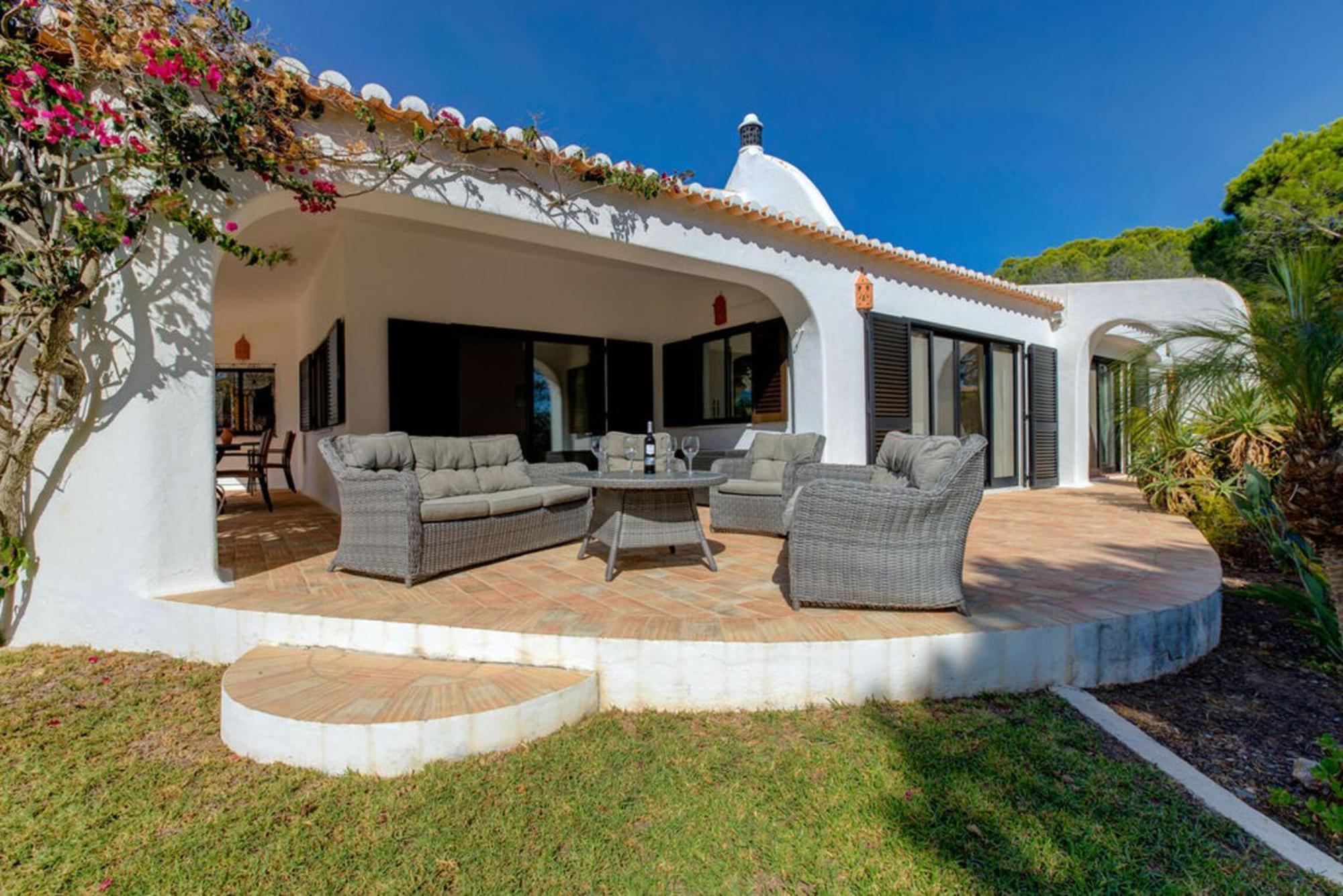 Villa Barlavento - Stunning 4-Bedroom Villa With Tennis Court Карвоейро Екстериор снимка