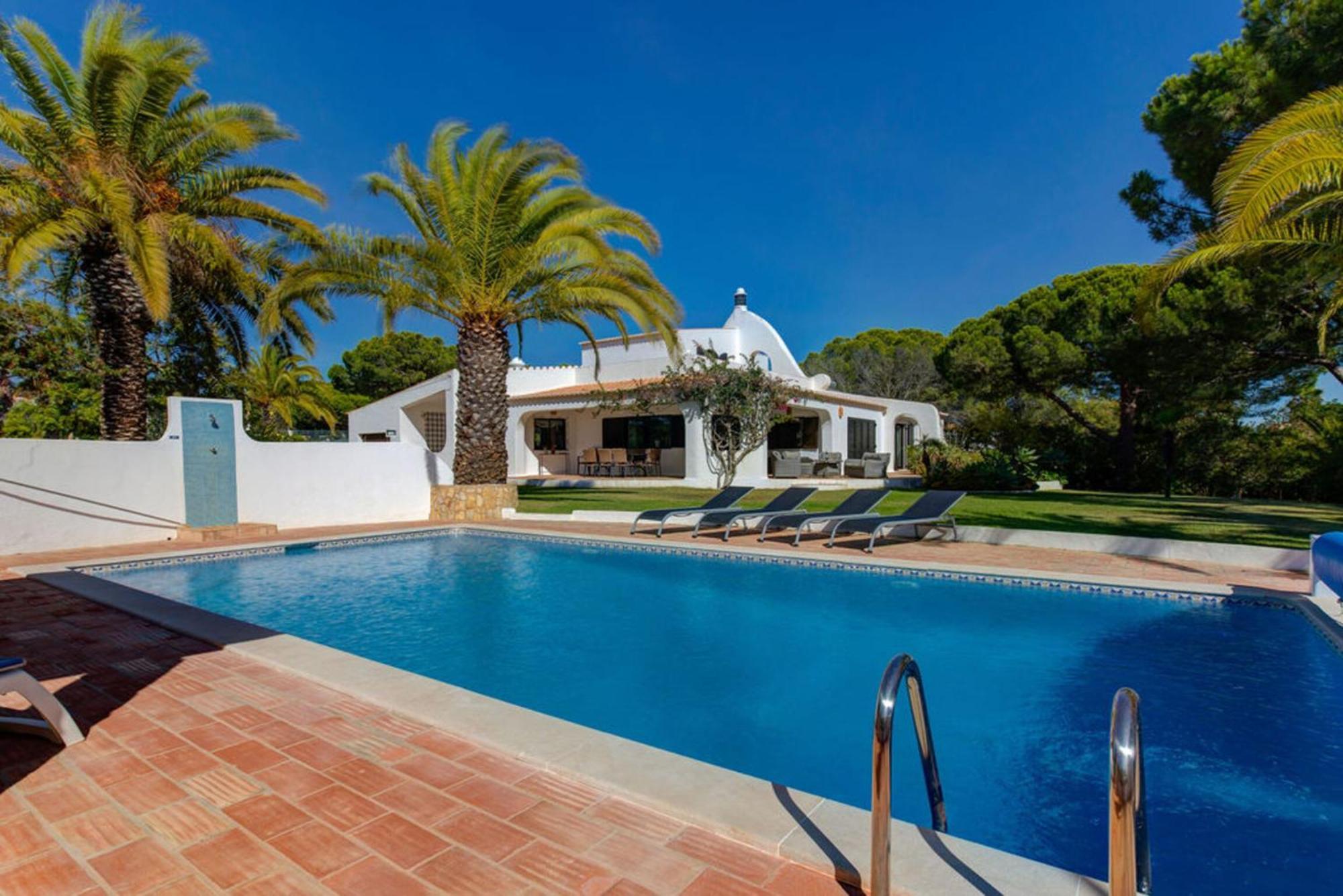 Villa Barlavento - Stunning 4-Bedroom Villa With Tennis Court Карвоейро Екстериор снимка